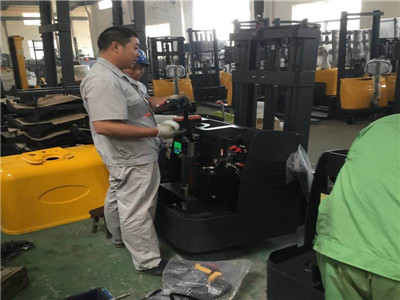 power forklift 3