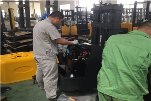 Reasons why electric omni directional forklift are slow to walk