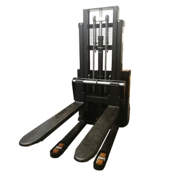 battery operated pallet stacker (3)