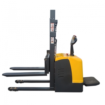 Direct sales 2T electric stacker station driving lift truck forklift lift 2.5M