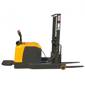 Station-driven reach new forklift large-capacity battery power supply
