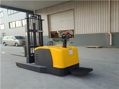 Pallet forklift