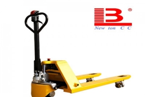 Industry overview of walkie pallet trucks.