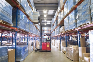 What are the tips for avoiding collisions between shelves and fork lift trucks?
