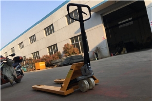How to maintenance the pallet lift truck?