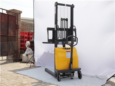 semi electric stacker suppliers