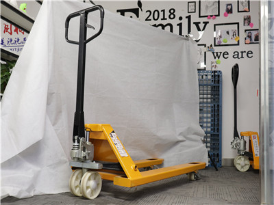 hydraulic hand truck