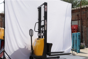 Are you still not clear high electric forklifts and electric pallet stacker?