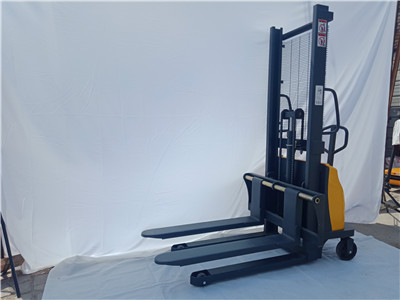 pallet stacker truck