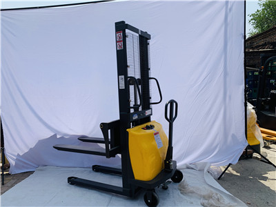 pallet stacker truck