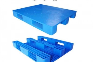 What are the precautions for using a lowes plastic pallets for forklift?