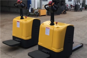 How to properly clean pallet truck suppliers?