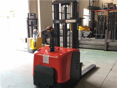 electric pallet stacker