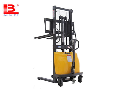 electric stacker forklift price