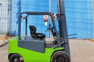 Electric lift truck sales and maintenance of electric lift truck batteries