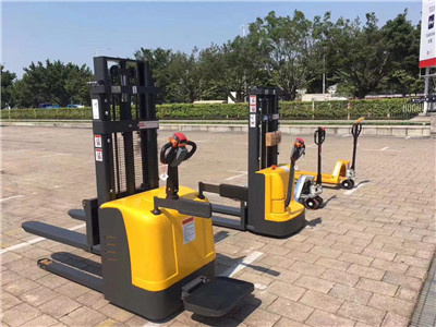 fork truck manufacturers
