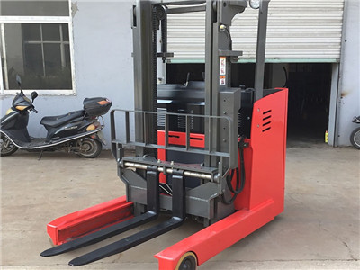 electric stacker truck
