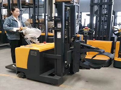The self loading pallet stacker