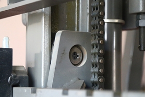 How to select the gear oil for electric hydraulic forklift?