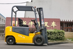 What should I pay attention to when using an electric forklift for thefirsttime?