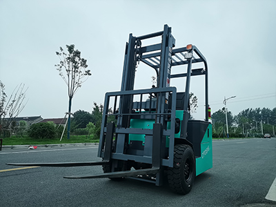 small electric forklifts