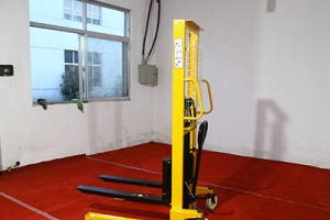 What are the applicable scope of the hand-push hydraulic stacker?