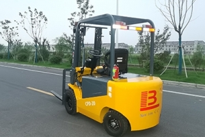 How to replace tires for electric forklift?