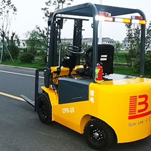 electric forklift manufacturers china talk about the vertical and horizontal 