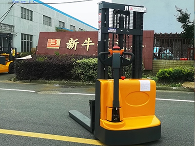all electric stacker