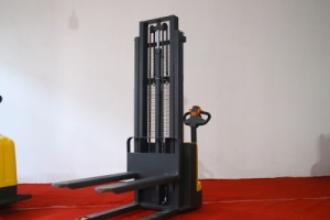 electric pallet stacker service life