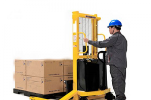Which electric forklift drivers can be recruited?