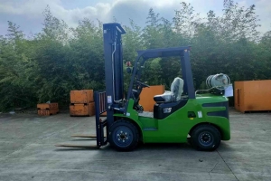How to select hydraulic oil for electric forklift?