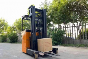 Functions and composition of the traveling system of electric forklift