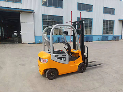 electric forklifts