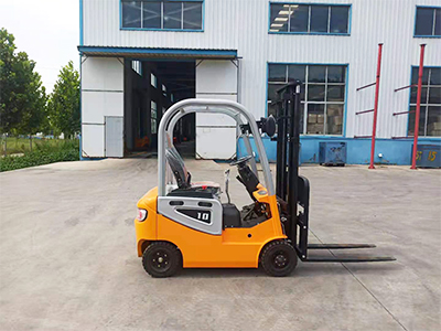 electric forklifts