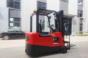 Function and composition of electric forklift driving system
