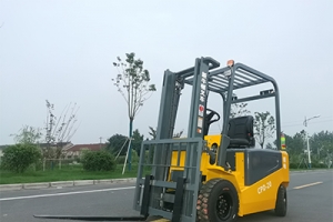Safe operation of electric forklifts and electric tractors
