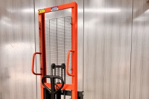 Ingenuity casting quality, the hard core power of manual hydraulic stacker.