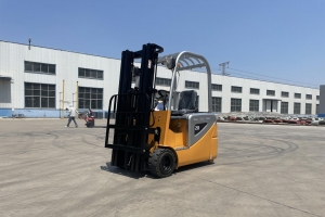 Three-point forklift: driving a new transformation in warehousing and logistics