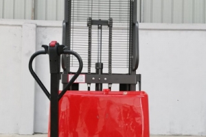 A common question: How long does a walkie electric stacker last?