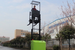 3 Key Advantages of Newnewton Man-up Three-way Stacker Explained in Detail