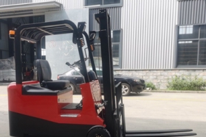 What Scenarios Are Full Electric Three-wheel Forklifts Suitable for?