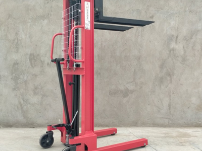 manual hydraulic stackers