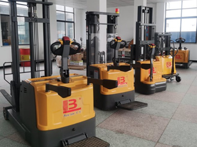  warehouse-specific electric forklifts