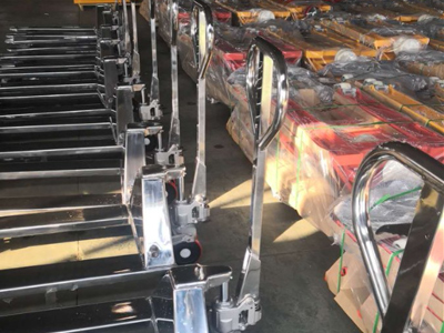 What Material to Choose for Corrosion-Resistant Pallet Trucks? 