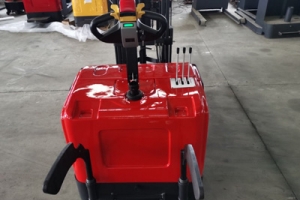 Many Warehouses Upgrade with Stand-on Counterbalance Stacker