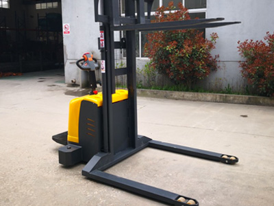 Walkie Electric Stacker