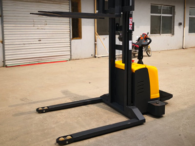 electric stacker