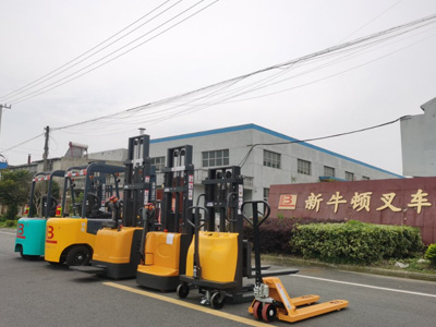 Newnewton Forklift: Empowering Global Logistics Handling 