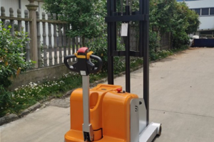 What Scenarios Are Full Electric Three-Wheel Forklifts Suitable For?